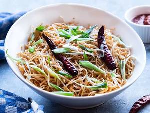 Veg Chilli Garlic Noodles