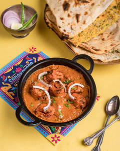Chaap Tikka Masala With Naan (must Try)