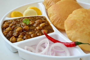 Chola Bhatura 2 pcs