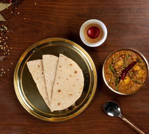 Veg Kadhai Roti Thali Combo