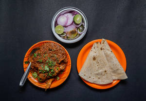 Chicken Masala + 4 Tawa Roti + Salad