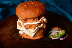 Bahubali Crispy Chicken Burger