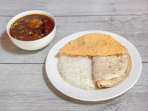 Chicken Curry With Rice & Roti Combo