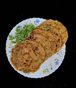 4 Aloo Pyaza Paratha 