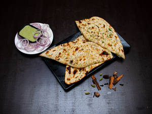 Garlic Naan (1 Pc)