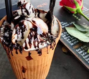 Cold Coffee With Vanilla Ice Cream