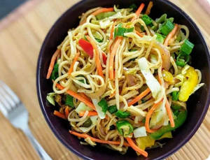 Veg Hakka Noodles