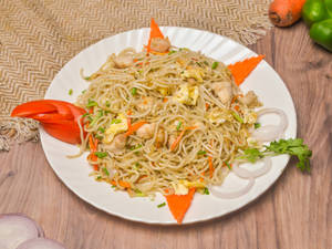 Egg Chicken Hakka Chow mein
