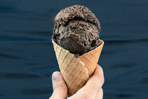 Crunchy Dark Chocolate Ice Cream