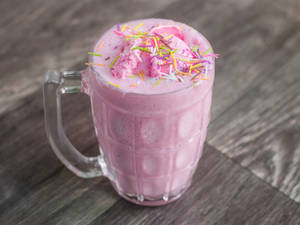 Strawberry Shake with ice cream