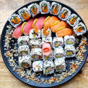 Sushi Platter For 3-4 (Non-Veg) - 30 Pieces