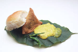 Samosa Pav (1 Pc)