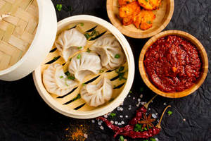 Veg Momos [12 Pieces] (Serves 2)