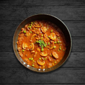 Peas And Mushroom Curry