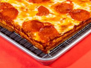 Holy Pepperoni Pizza - Non Veg