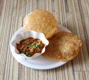 Chola Bhatura