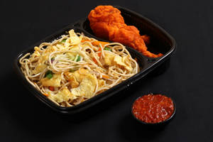 Egg Hakka Noodles + Chicken Lollipop 2 Pcs