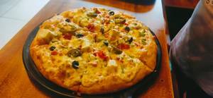 Spicy Paneer Pizza