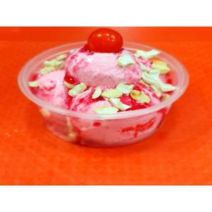 Strawberry Delight Sundae
