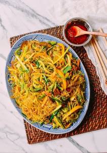 Mushroom Singapuri Noodles