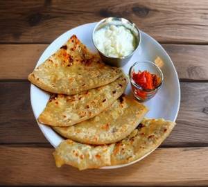 Paneer Paratha With Curd (2 Paratha)