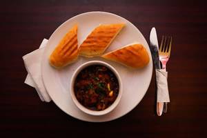 Goan Sausage And Pao Meal [pork]