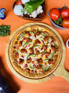 Tandoori Chicken Tikka Pizza