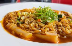 Veg Toppuki With Ramen