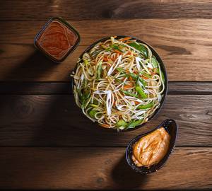 Mix chilli garlic noodles