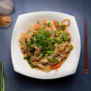 Hakka Noodles [Chicken]