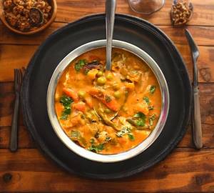 Veg Handi 750ml ( Red Gravy)