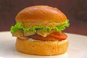 BIB Chicken Sausage Twist Burger