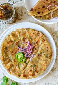 Aloo paratha with butter (2pcs)