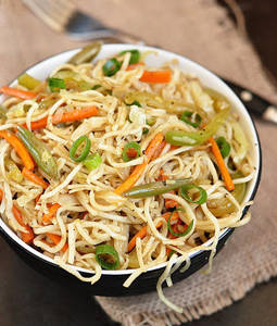 Veg Hakka Noodles