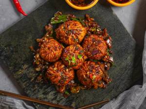 Wok Tossed Veg Momos