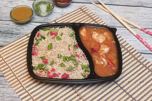 Chicken Hot Garlic Sauce With Veg Fried Rice