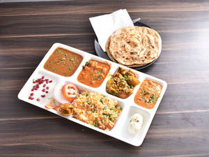 Special Deluxe Veg Thali.