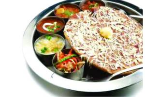 Cheezy Cheez Parantha Thali