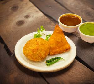 2 Samosa + 2 Aalu Kachori + 2 Daal Kachori