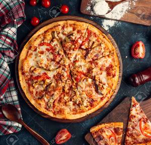 Deluxe Chicken Pizza