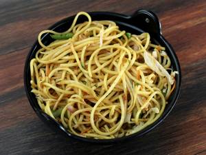Veg Hakka Noodles [500 ml container]