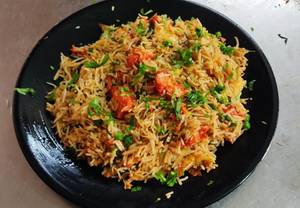 Chicken Fried Rice with Special Schezwan Chutney [Serves 1]