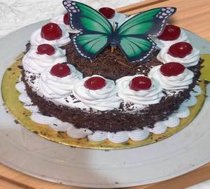 Buterfly Black Forest Cake 500 Gram