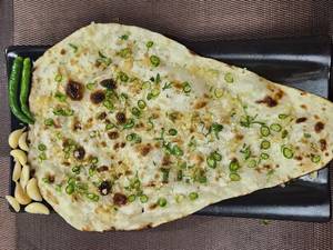 Chilli Garlic Naan(kaka's Special)
