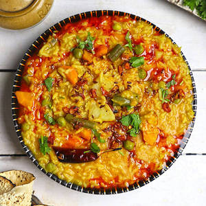 Tarka Khichdi Vegetable With Curd Papad And Pickle