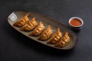 Crispy-fried Chilli Cheese & Veg Momos