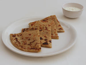 2 Aloo Paratha + Plain Curd [Half]