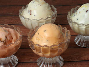 Kesar Pista Special Ice Cream
