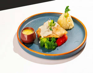 Grilled Fish With Crush Poppy Seed In White Wine Sauce