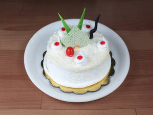 White Forest Cake (1/2 Kg)